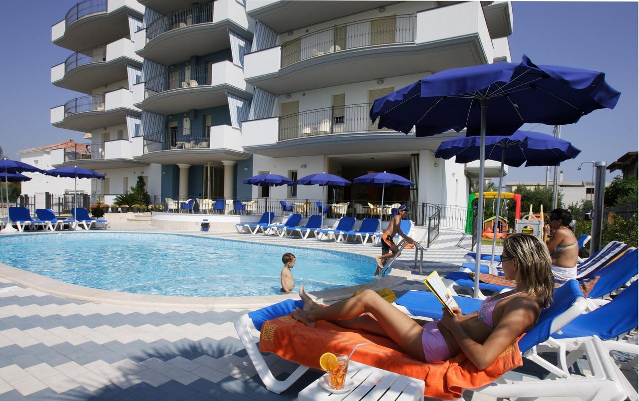 Residence Il Girasole 1 Alba Adriatica Εξωτερικό φωτογραφία