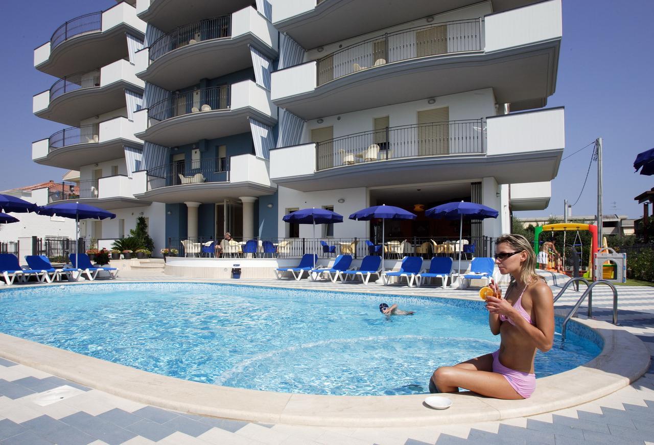 Residence Il Girasole 1 Alba Adriatica Εξωτερικό φωτογραφία