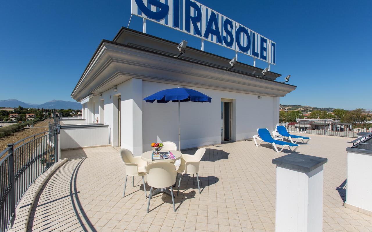 Residence Il Girasole 1 Alba Adriatica Εξωτερικό φωτογραφία