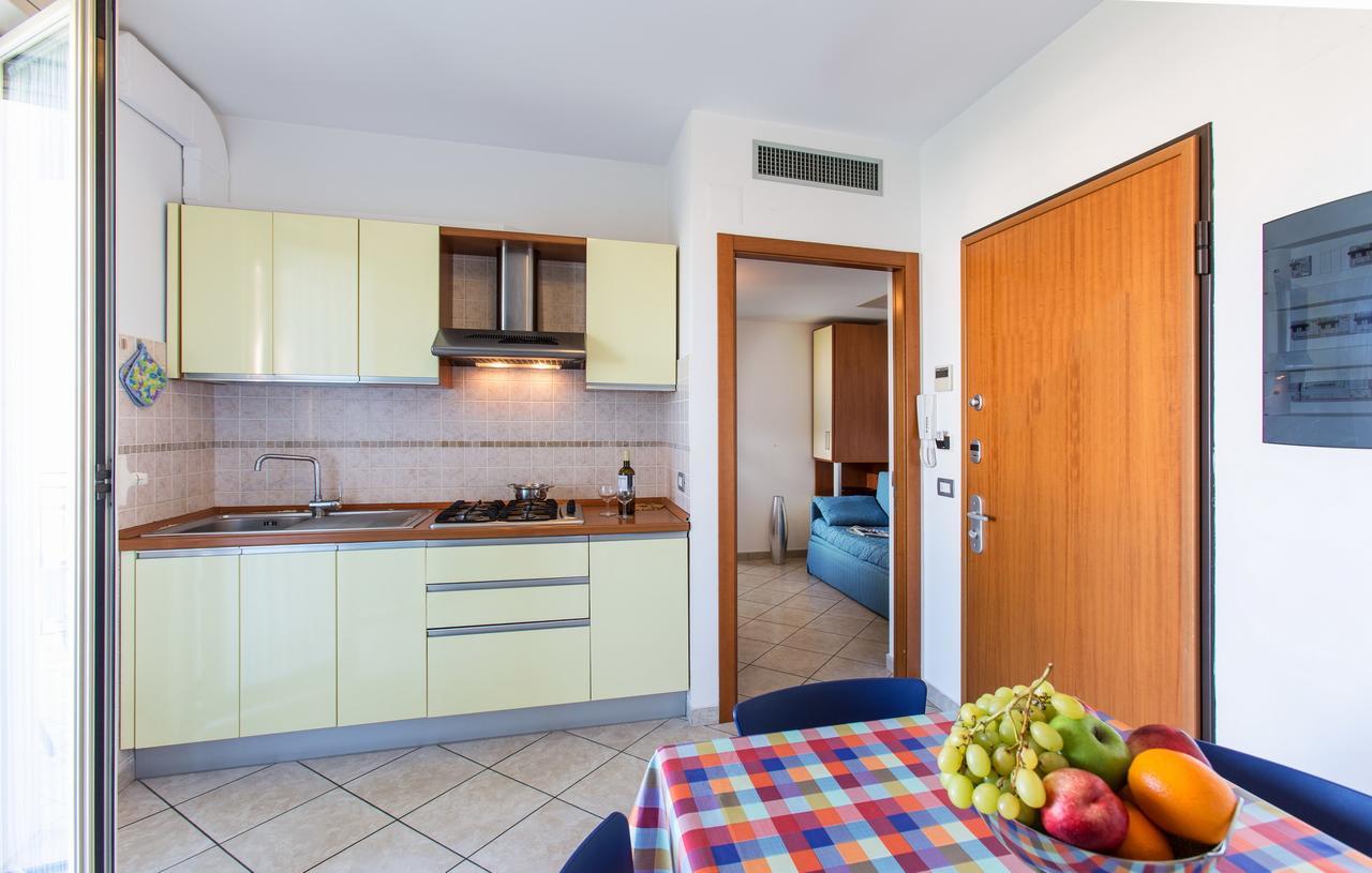 Residence Il Girasole 1 Alba Adriatica Εξωτερικό φωτογραφία