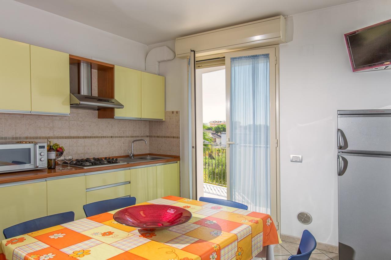 Residence Il Girasole 1 Alba Adriatica Εξωτερικό φωτογραφία