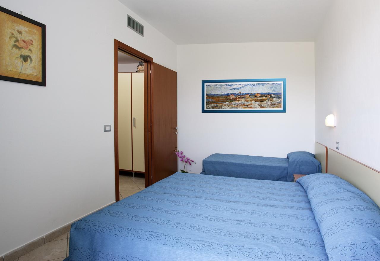 Residence Il Girasole 1 Alba Adriatica Εξωτερικό φωτογραφία