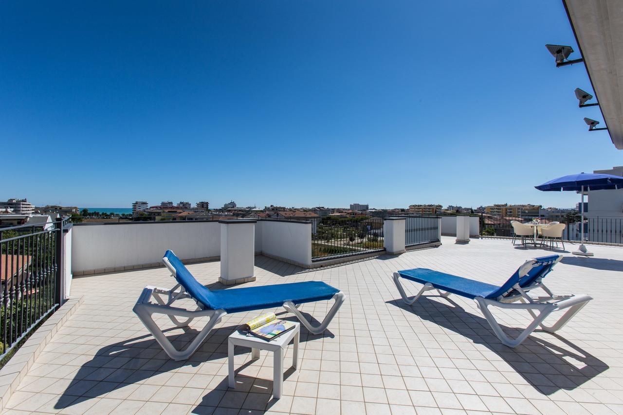 Residence Il Girasole 1 Alba Adriatica Εξωτερικό φωτογραφία