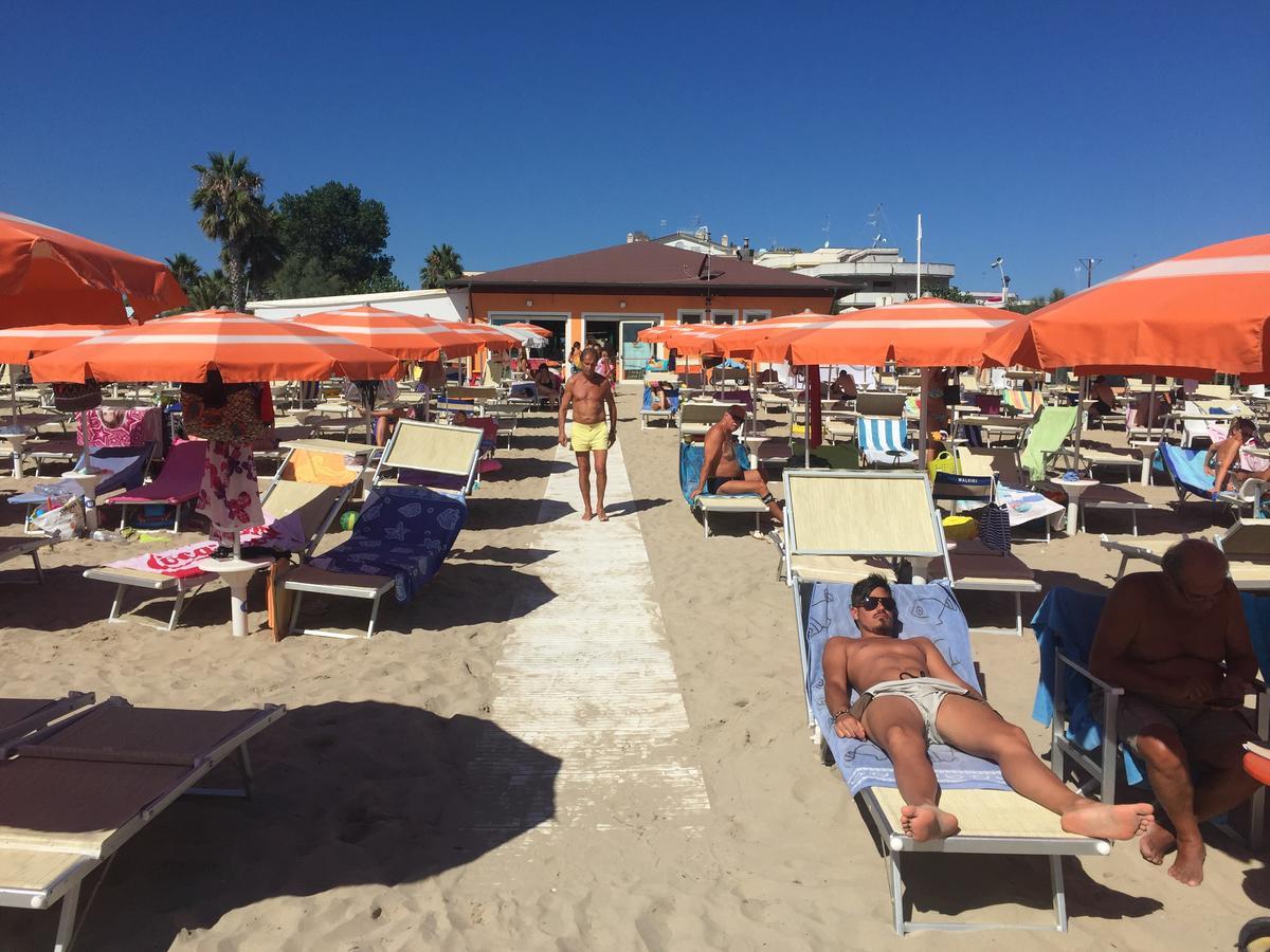 Residence Il Girasole 1 Alba Adriatica Εξωτερικό φωτογραφία