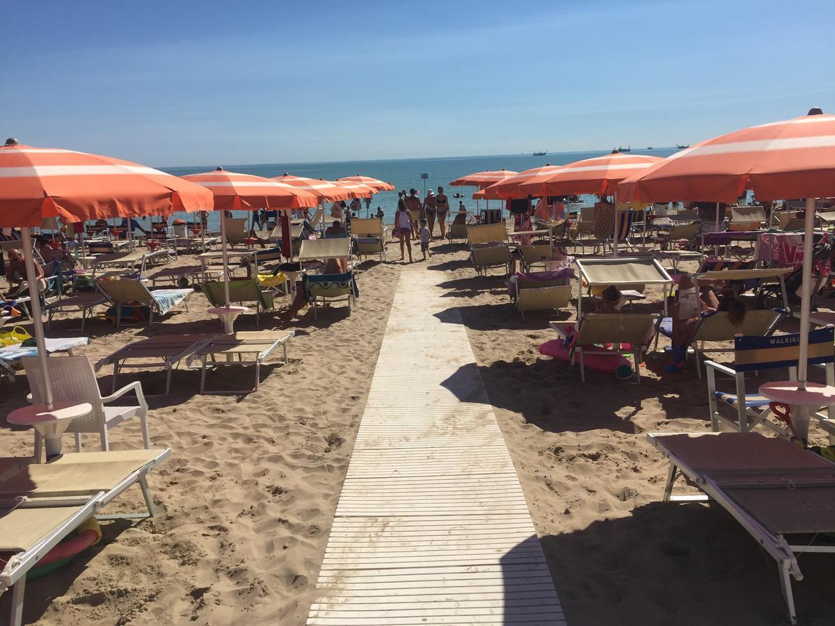 Residence Il Girasole 1 Alba Adriatica Εξωτερικό φωτογραφία