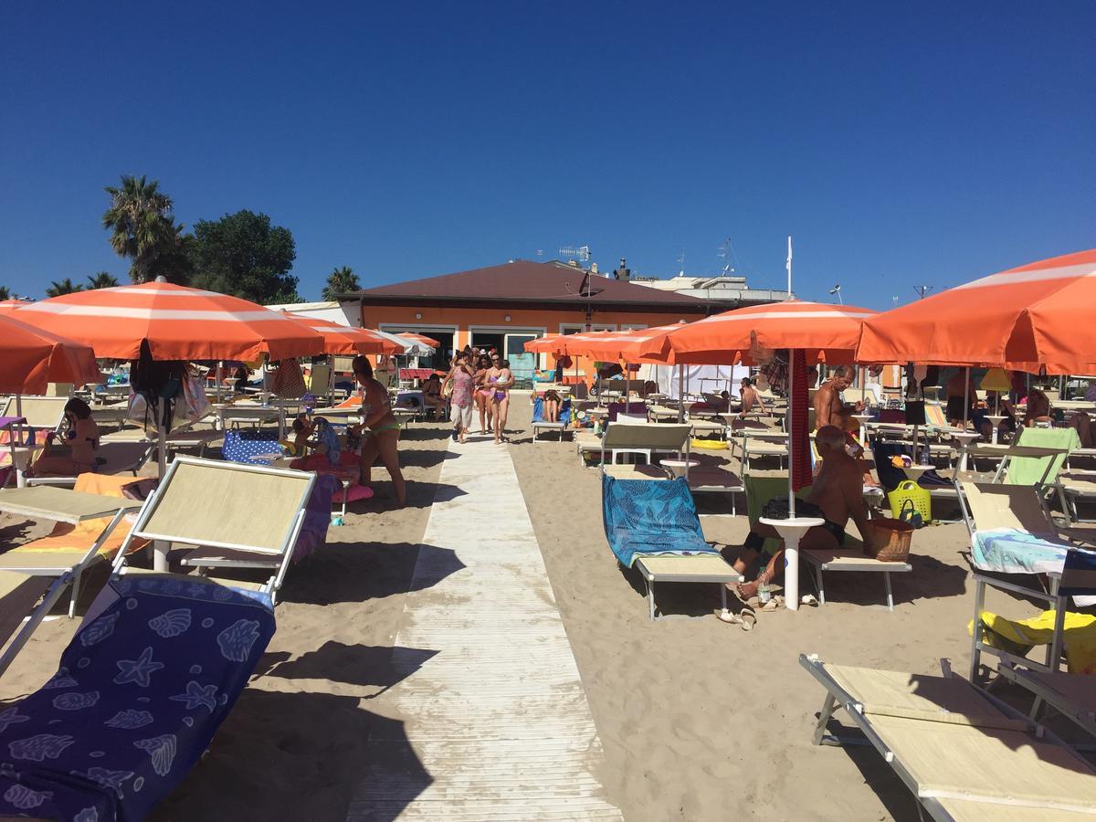 Residence Il Girasole 1 Alba Adriatica Εξωτερικό φωτογραφία
